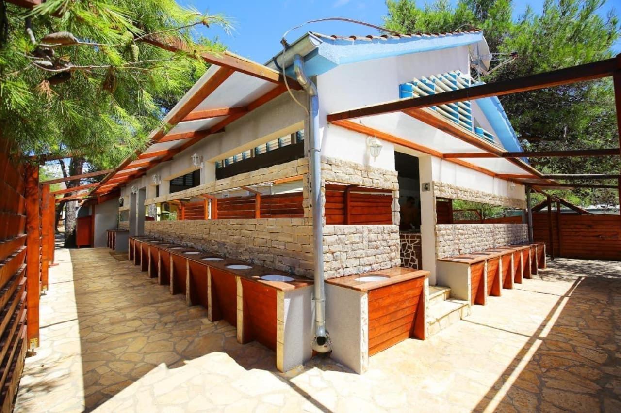 Lakokocsik A Tengerparton - Caravans At The Sandy Beach Privlaka (Zadar) Exterior foto